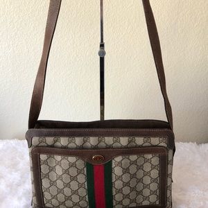 ❌❌SOLD❌❌🌸Gucci GG Vintage Supreme shoulder bag🌸
